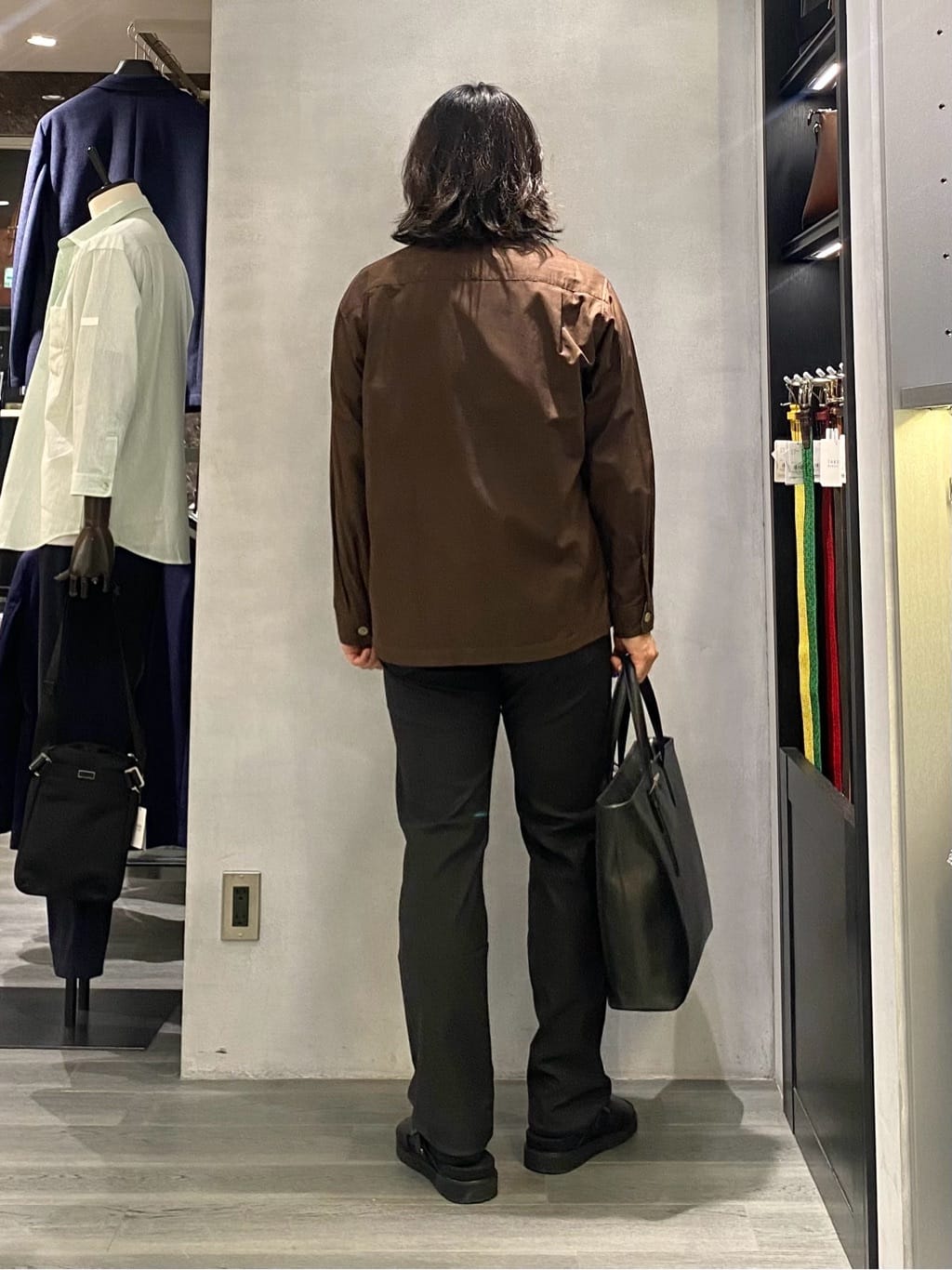 nishiさんの「TAKEO KIKUCHI｜【Made in JAPAN】播州織 ストレッチ パンツ」を使ったコーディネート