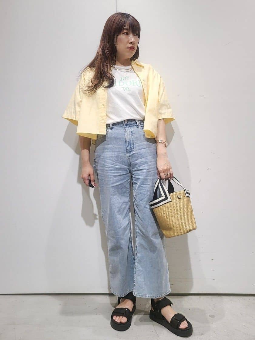hmさんの「OPAQUE.CLIP｜◆クロップドハーフスリーブシャツ【洗濯機洗い可】」を使ったコーディネート