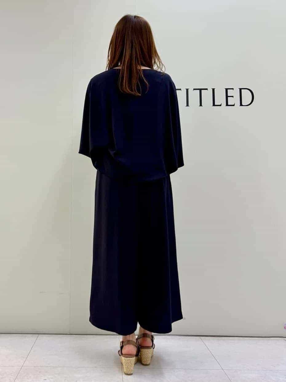 Sakaiさんの「UNTITLED｜◆【セットアップ可/接触冷感/イージーケア/体型カバー】リラクミスト モモンガブラウス」を使ったコーディネート