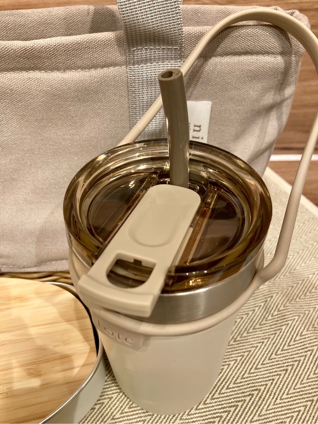 n.さんの「212 KITCHEN STORE｜ストロー付3wayタンブラー520ml チャコール」を使ったコーディネート