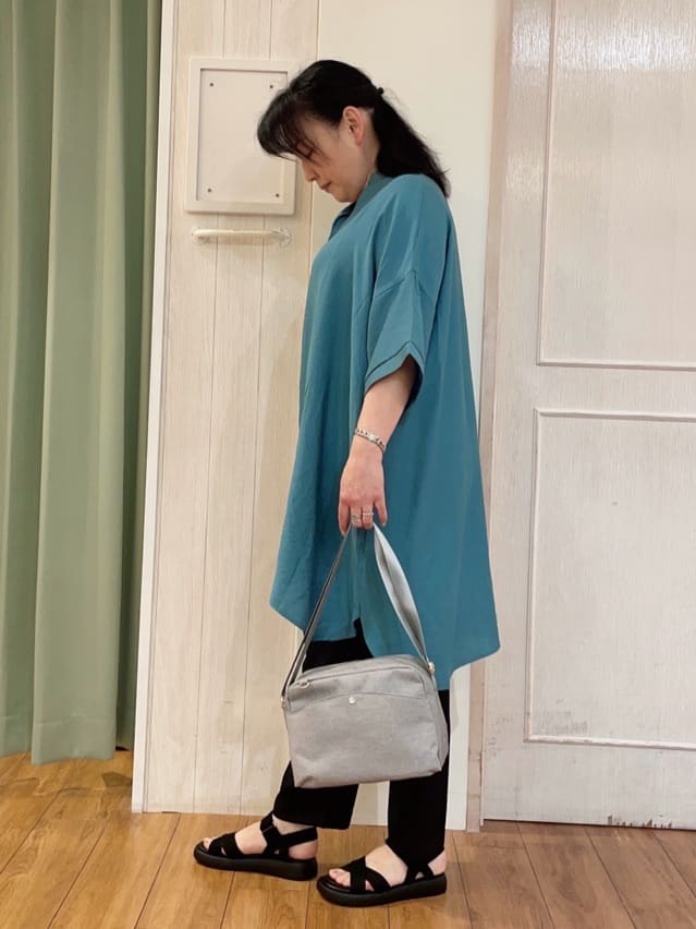 ke-yさんの「SHOO･LA･RUE｜◆【洗える/S-LL/ひんやり】ゆったりチュニックワンピース」を使ったコーディネート