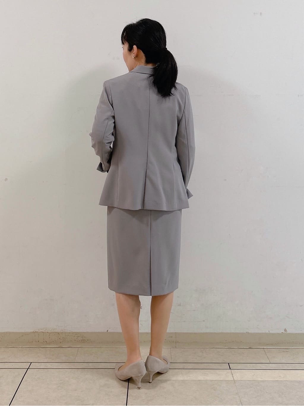 hattoriさんの「INDIVI｜【定番スーツ／UVケア／洗える】ウール調テーラードジャケット」を使ったコーディネート