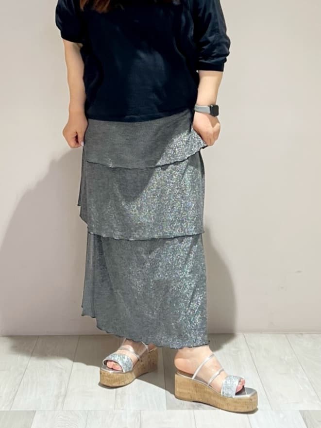 yumiさんの「ESPERANZA｜グリッター&times;クリアベルト 厚底コルクサンダル」を使ったコーディネート