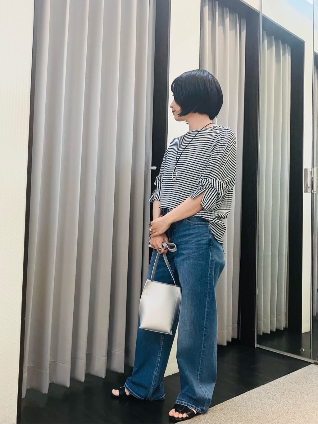 AYAさんの「INDIVI｜【褒められデニム】ワイドストレート デニムパンツ」を使ったコーディネート