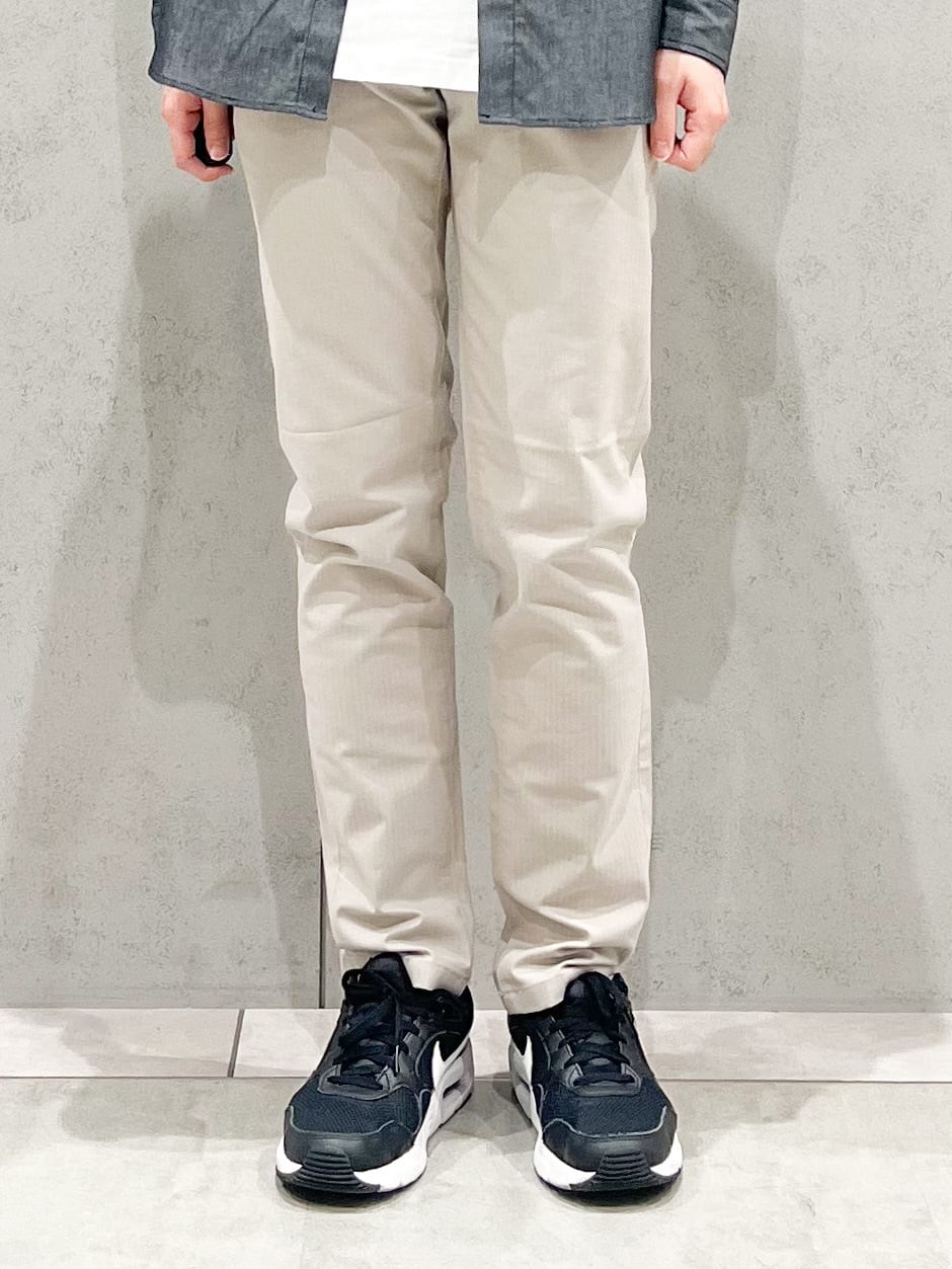 SHI-MAさんの「THE SHOP TK｜【オールシーズン穿ける！】7DAYSストレッチへリンボンパンツ　ON&hArr;OFF兼用」を使ったコーディネート