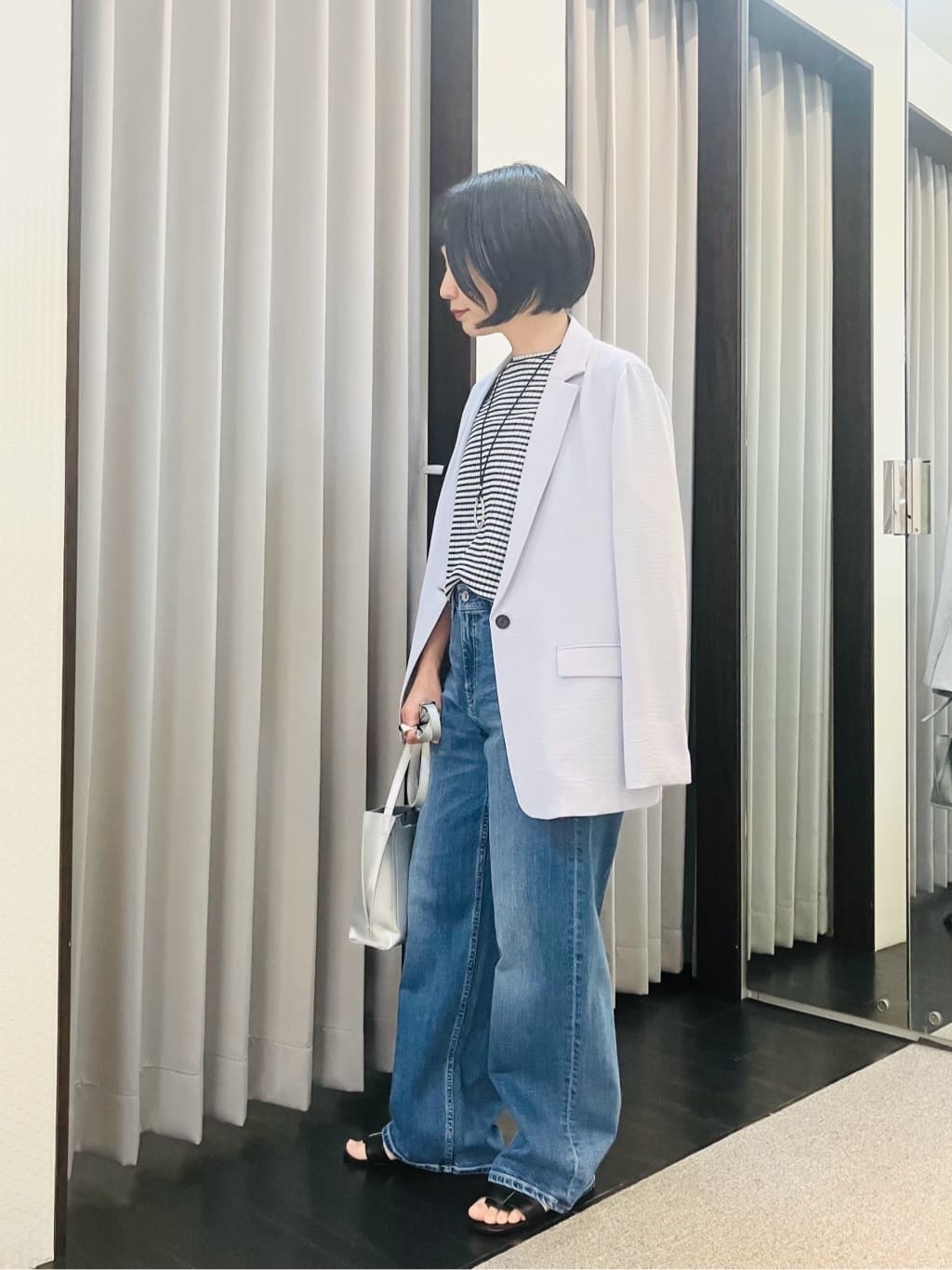 AYAさんの「INDIVI｜【褒められデニム】ワイドストレート デニムパンツ」を使ったコーディネート