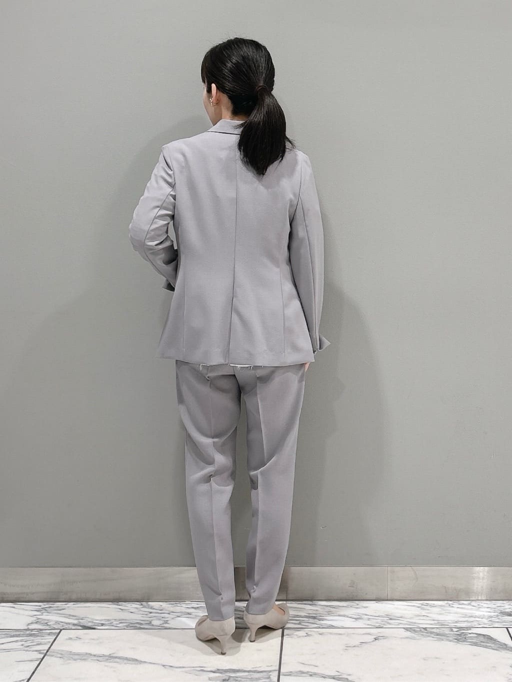 hattoriさんの「INDIVI｜【定番スーツ／UVケア／洗える】ウール調テーラードジャケット」を使ったコーディネート
