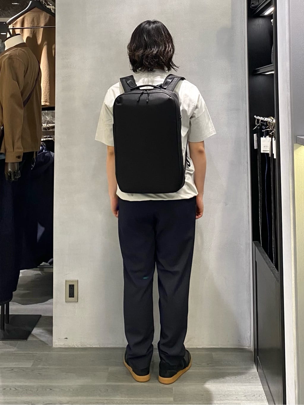 nishiさんの「TAKEO KIKUCHI｜【抗菌防臭／5サイズ展開】ハイゲージポンチ Tシャツ」を使ったコーディネート