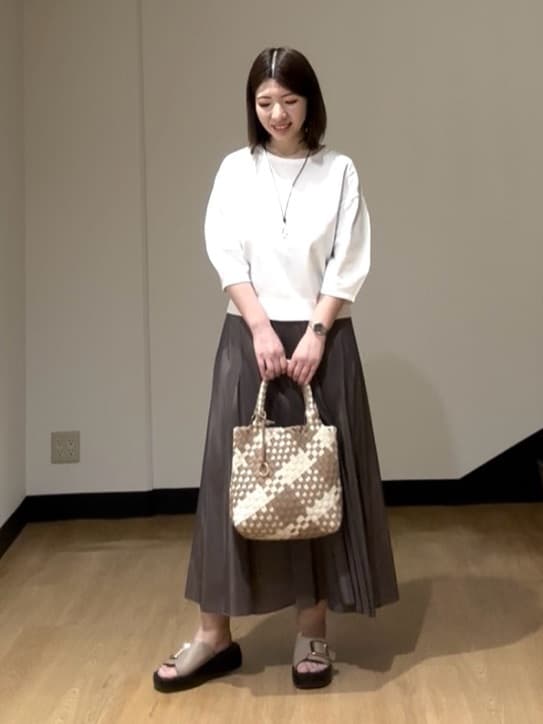MIKIKOさんの「UNTITLED｜◆【袖コンシャス/着映え/六分袖】ランタンスリーブニット」を使ったコーディネート