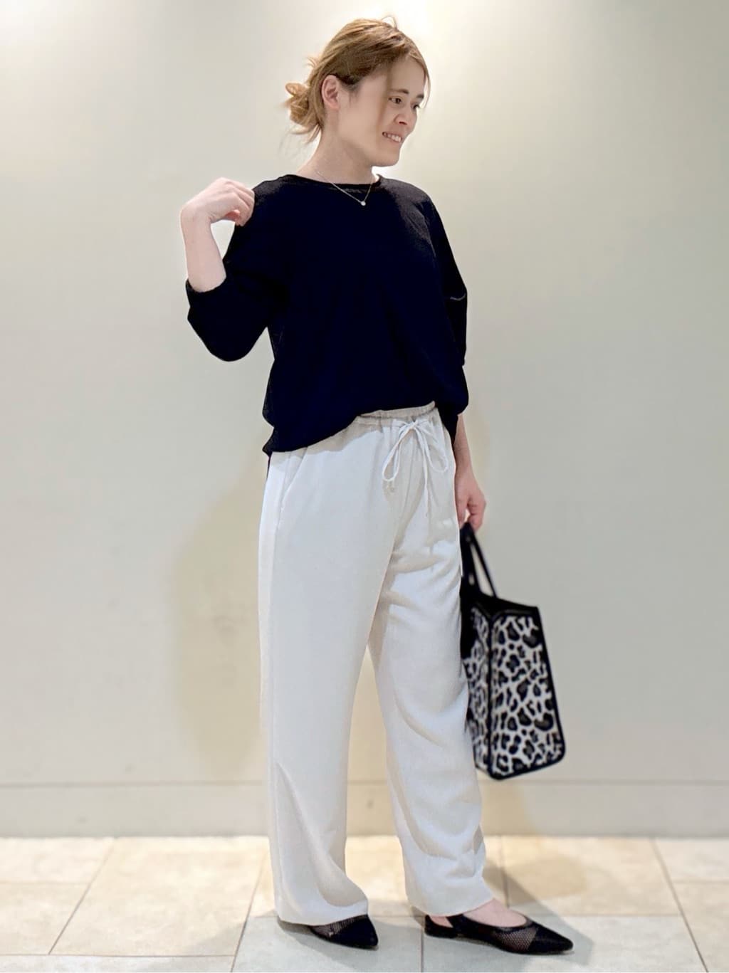 S&auml;K&iuml;さんの「Reflect｜◆【腰周りカバー】すっきり見えAラインカットソー」を使ったコーディネート