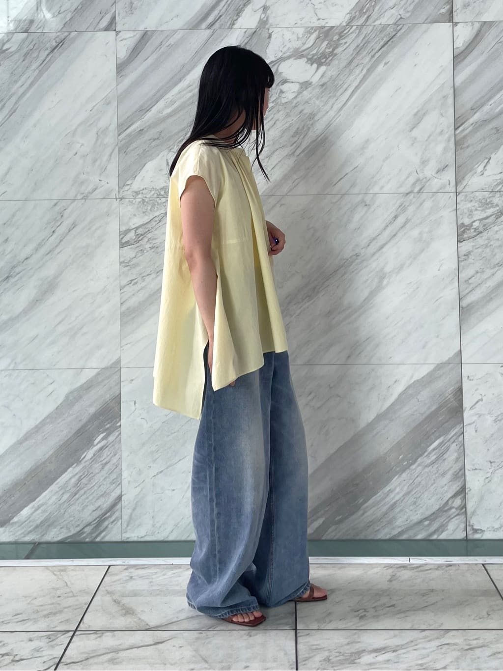 arisaさんの「DRESSTERIOR｜ヴィンテージ加工ワイドデニムパンツ」を使ったコーディネート