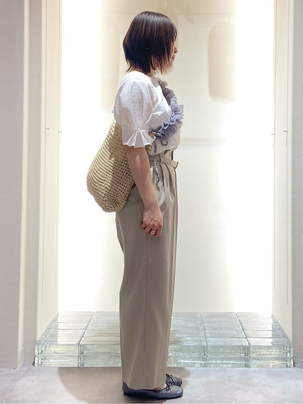 kimiさんの「index｜《8色展開／XS-LLサイズ》タックパフスリーブブラウス【洗濯機洗い可／吸水速乾／防シワ／抗ピル】」を使ったコーディネート