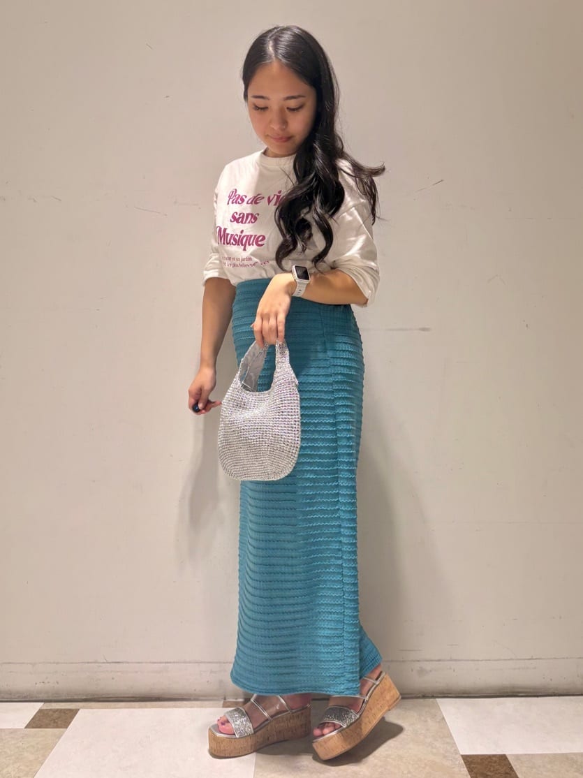 のはらっちょさんの「ESPERANZA｜グリッター&times;クリアベルト 厚底コルクサンダル」を使ったコーディネート