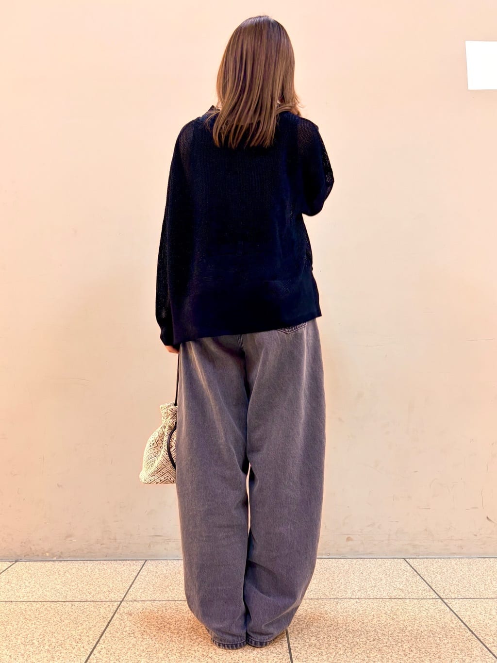 HaNeさんの「THE SHOP TK｜◆ラメメッシュニット」を使ったコーディネート