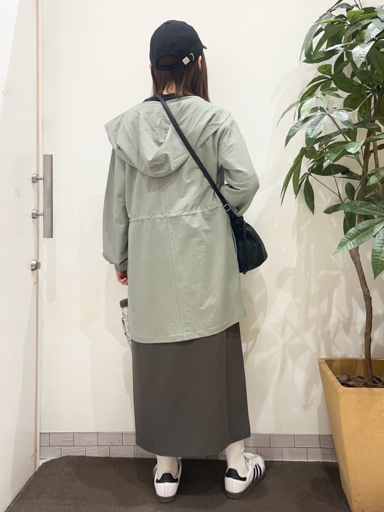 宗形さんの「SHOO･LA･RUE｜【S-LL/UV】さっと羽織れる お尻が隠れるフード付きパーカ」を使ったコーディネート
