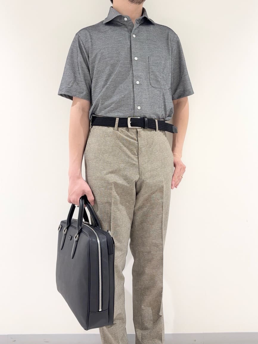 及川さんの「TAKEO KIKUCHI｜【抗菌防臭】COOL DOTS（R）ドビープリント パンツ」を使ったコーディネート
