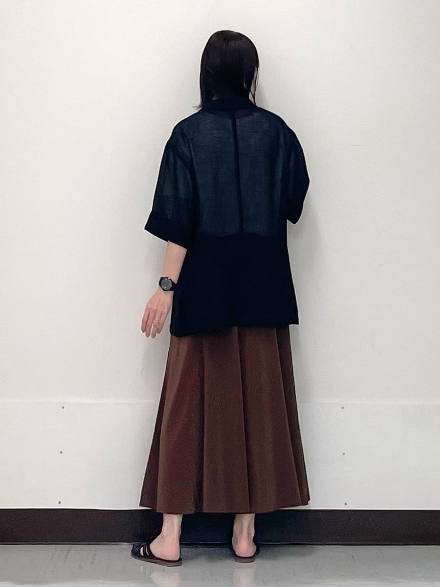 ikueさんの「INDIVI｜◆【通気性◎撥水／接触冷感／UVケア】ナローフレアスカート」を使ったコーディネート