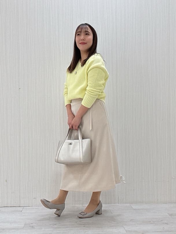 ayakaさんの「UNTITLED｜◆【洗える/オンオフ使える】ファンシーヤーンVネックニット」を使ったコーディネート