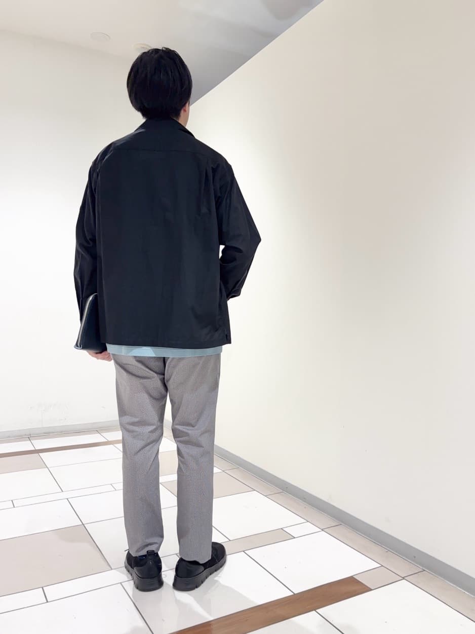 及川さんの「TAKEO KIKUCHI｜【ベーシック】レザー クラッチバッグ」を使ったコーディネート