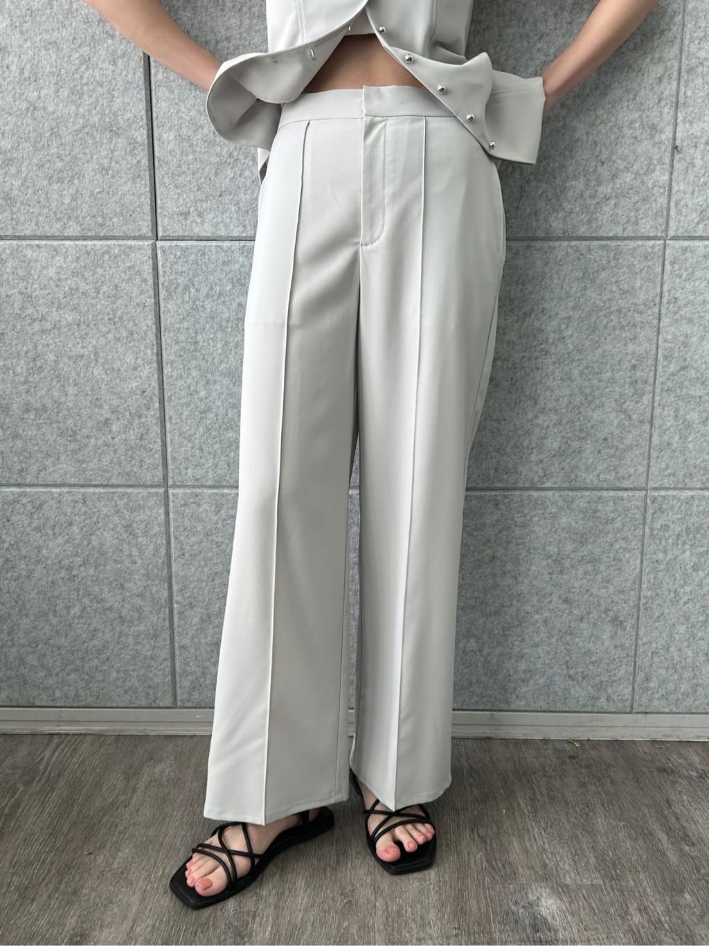honoka Aさんの「CODE A｜french twill easy trouser」を使ったコーディネート