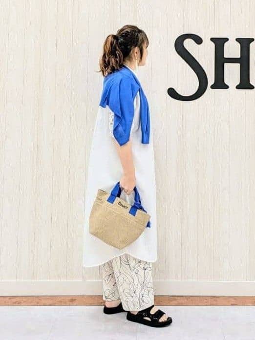 さくみぃさんの「SHOO･LA･RUE｜◆お袖レースが上品な シャツワンピース」を使ったコーディネート