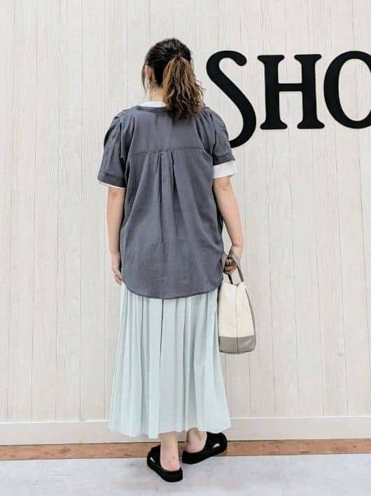 さくみぃさんの「SHOO･LA･RUE｜◆【S-LL/セットアップ可/ひんやり】ふんわりさらっと タックフレアスカート」を使ったコーディネート