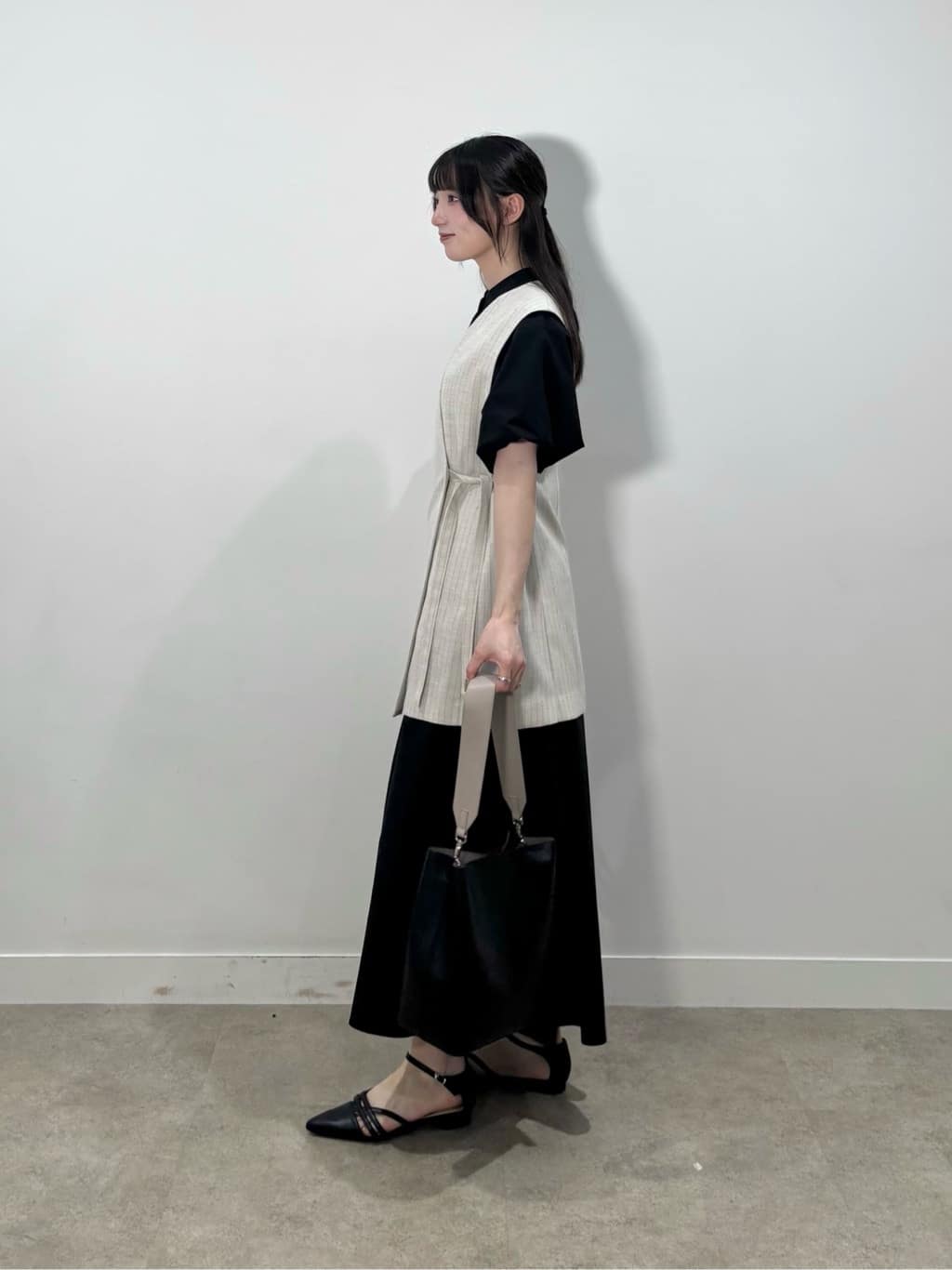 ibukiさんの「INDIVI｜◆【こなれSETUP】リネンライクジレジャケット」を使ったコーディネート