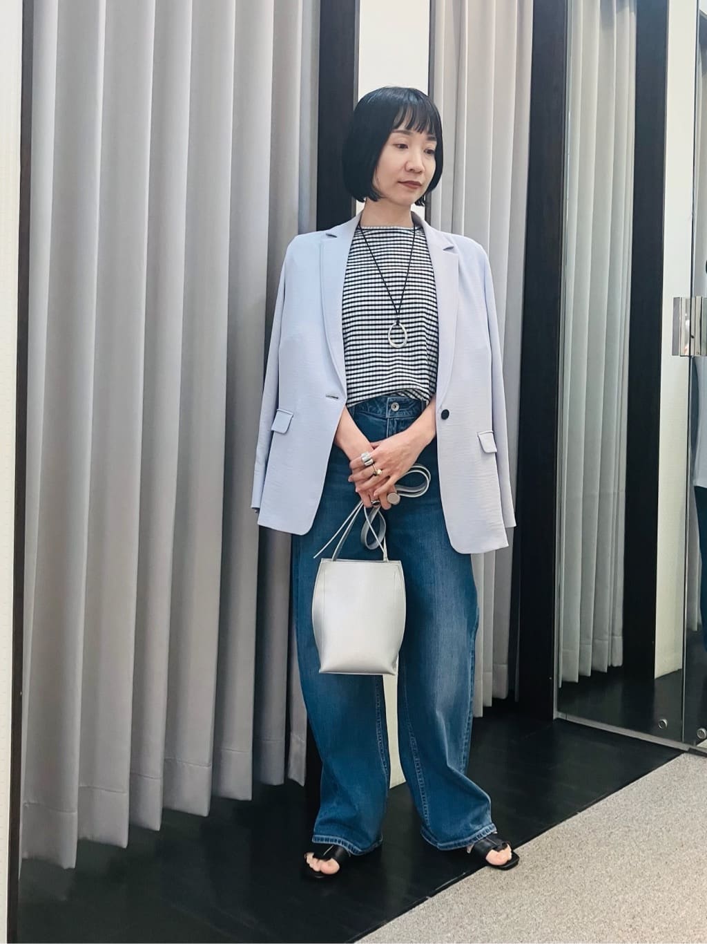 AYAさんの「INDIVI｜【褒められデニム】ワイドストレート デニムパンツ」を使ったコーディネート