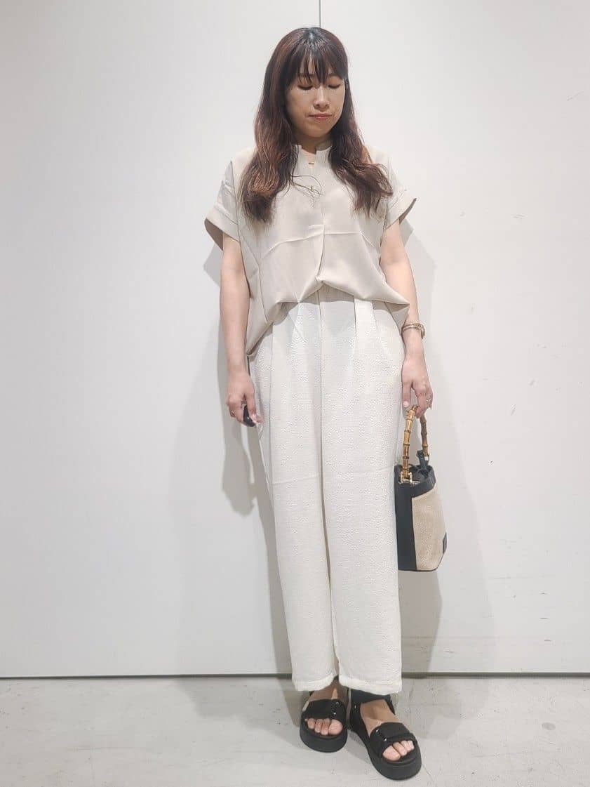 hmさんの「OPAQUE.CLIP｜《7色展開／SS-LLサイズ》ストレッチスキッパーブラウス／セットアップ対応【洗濯機洗い可／防シワ】」を使ったコーディネート