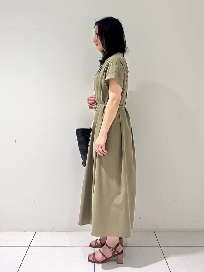 そんさんの「INDIVI｜【90cm四方】ボタニカル柄大判スカーフ」を使ったコーディネート