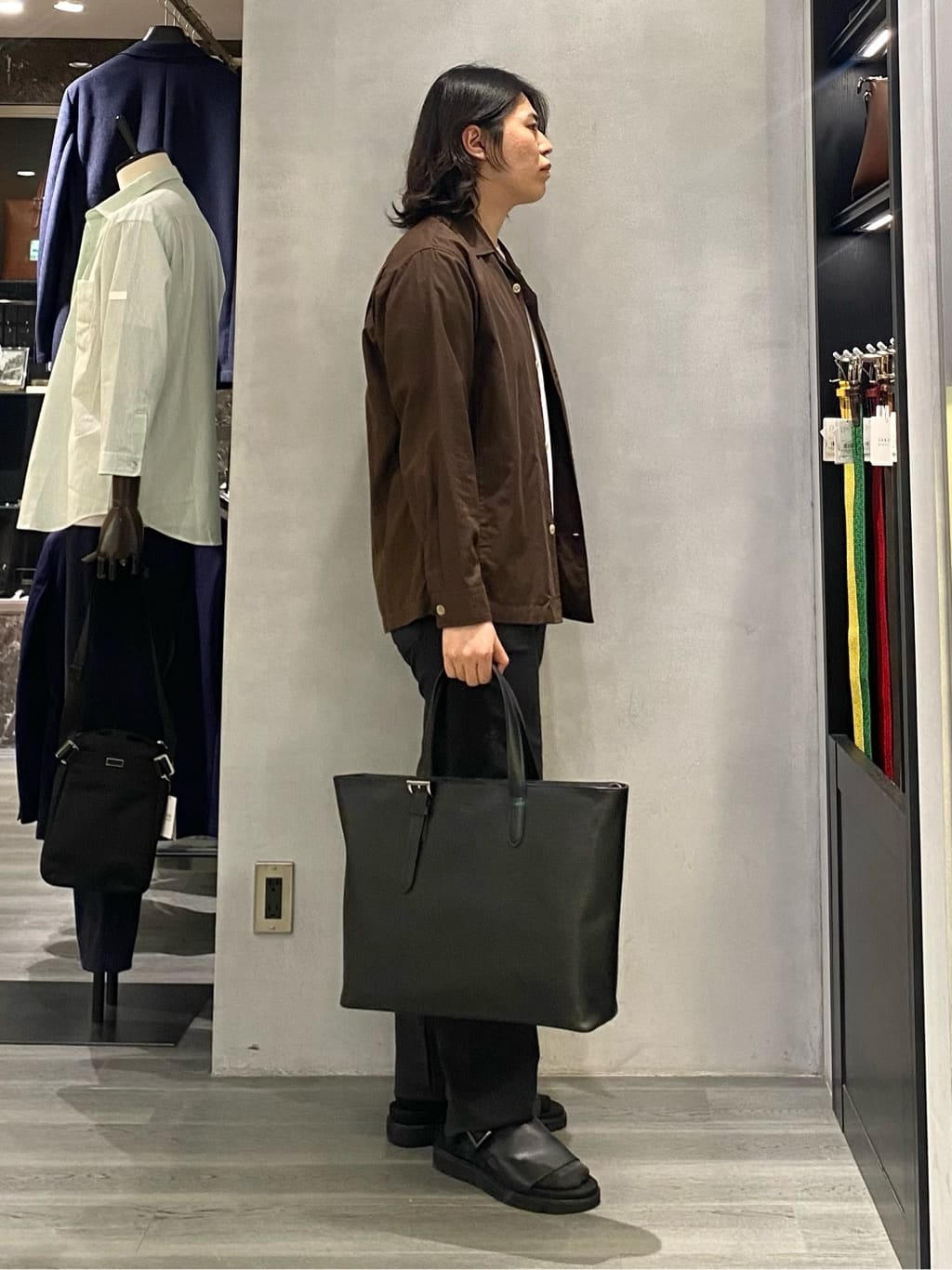 nishiさんの「TAKEO KIKUCHI｜【Made in JAPAN】播州織 ストレッチ パンツ」を使ったコーディネート