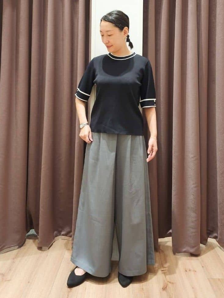 さくさんの「grove｜【人間工学】つつまれフィットパンプス【入卒対応可】」を使ったコーディネート