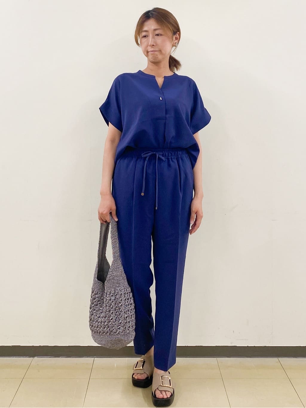 miさんの「index｜《7色展開／SS-LLサイズ》ストレッチスキッパーブラウス／セットアップ対応【洗濯機洗い可／防シワ】」を使ったコーディネート