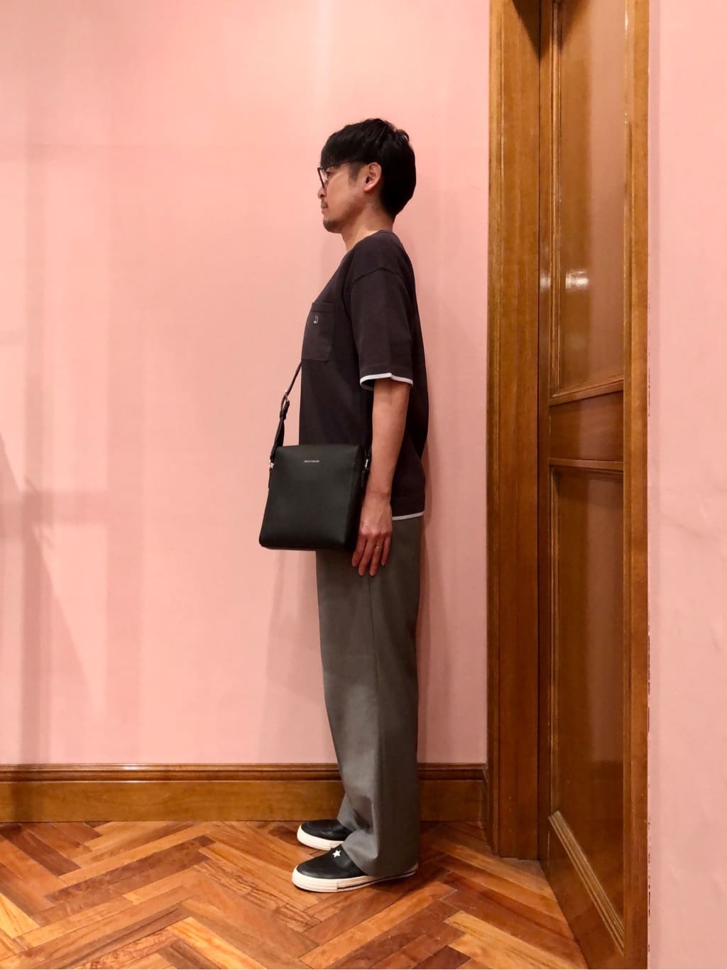 OKJさんの「DRESSTERIOR｜【撥水仕様】シュリンクレザー ショルダーバッグ」を使ったコーディネート