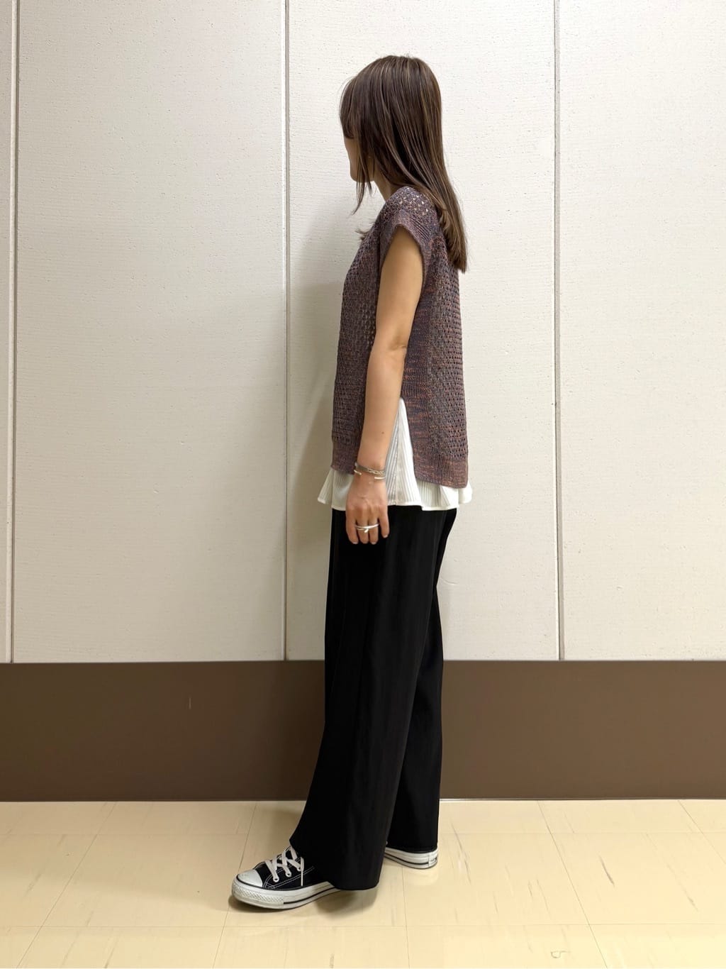 mamiさんの「INDIVI｜【洗える／レイヤードにも活躍】ペプラムインナートップス」を使ったコーディネート