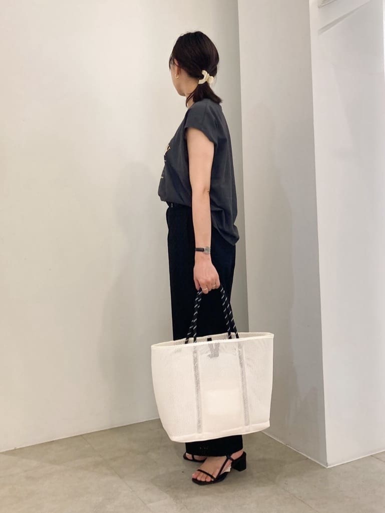 kanakoさんの「grove｜【Lee&times;grove別注】PRINT　SLEEVELESS T-SHIRTS」を使ったコーディネート