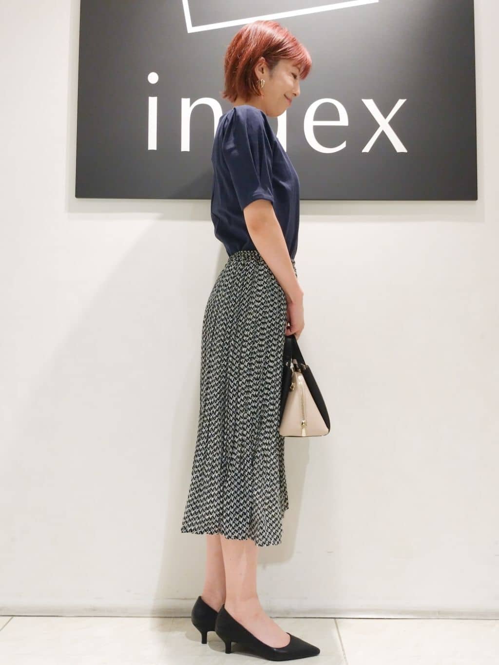 n.さんの「index｜《新色追加》着丈が選べる！プリーツフレアスカート【イージーケア／防シワ／洗濯機洗い可】」を使ったコーディネート