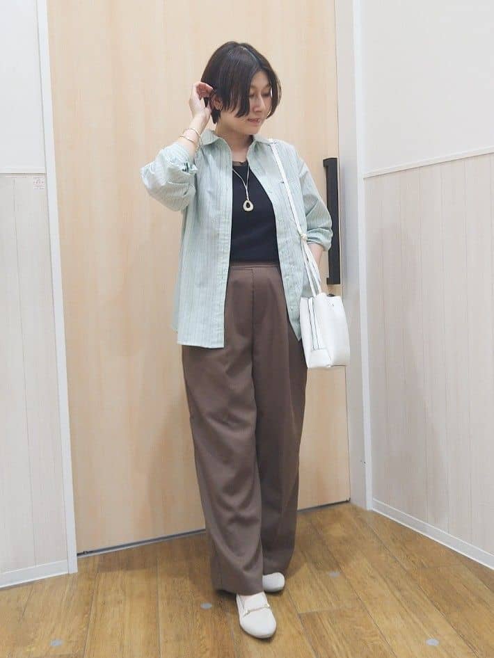 たぐちゃんさんの「SHOO･LA･RUE｜◆【洗える/S-LL/UV/吸水速乾】洗濯後しわになりにくいリネンブレンドシャツ」を使ったコーディネート
