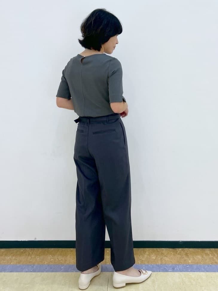 su.さんの「index｜《7色展開／XS-LLサイズ》ボートネックリブトップス【UV／洗濯機洗い可】」を使ったコーディネート