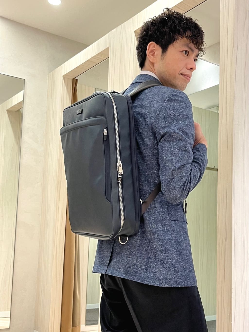 URAさんの「TAKEO KIKUCHI｜【3WAY/PC対応】コーデュラ(R)コーティング バッグ」を使ったコーディネート