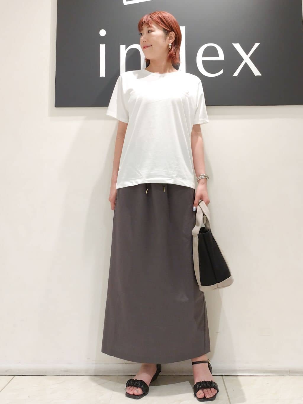 n.さんの「index｜◆リネンライクイージースカート【洗濯機洗い可／吸水速乾／接触冷感】」を使ったコーディネート