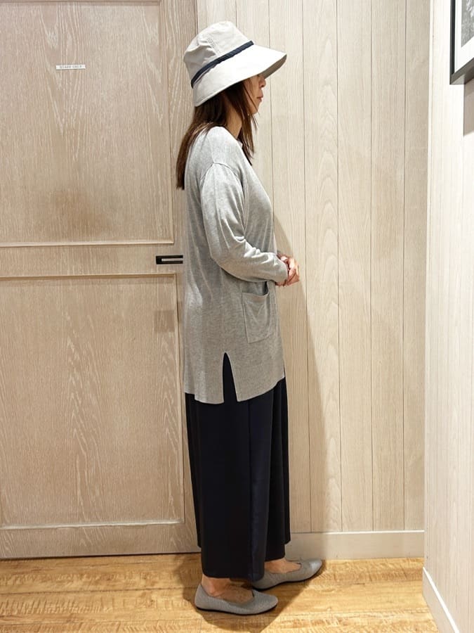 yukaさんの「SHOO･LA･RUE｜【S-LL/ひんやり/UV】ぷっくりラメプリントロゴTシャツ」を使ったコーディネート