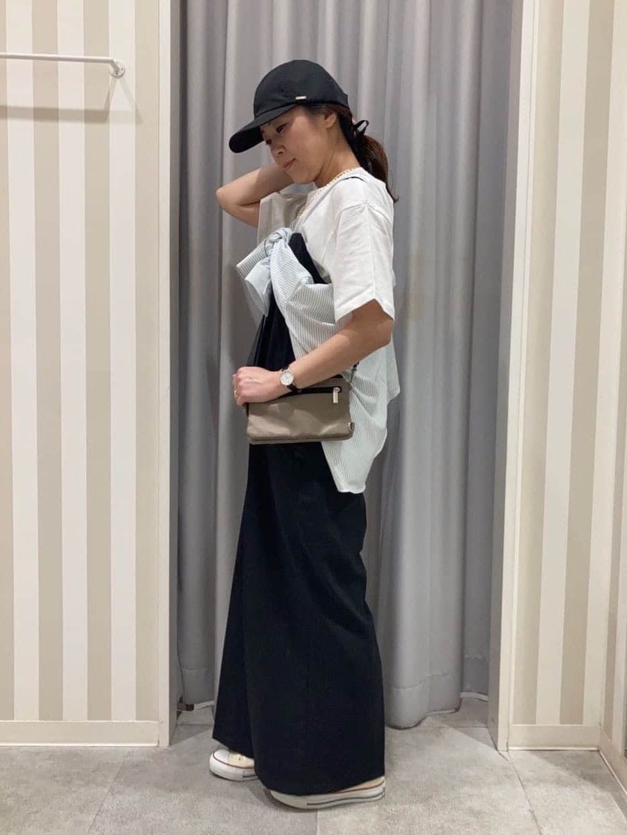 𝐂𝐡𝐢𝐢 &hearts;(ちー)さんの「SHOO･LA･RUE｜◆【ひんやり/UV/吸水速乾/洗濯後しわになりにくい】ラッシュガードにもなる ストライプ前開きシャツ」を使ったコーディネート