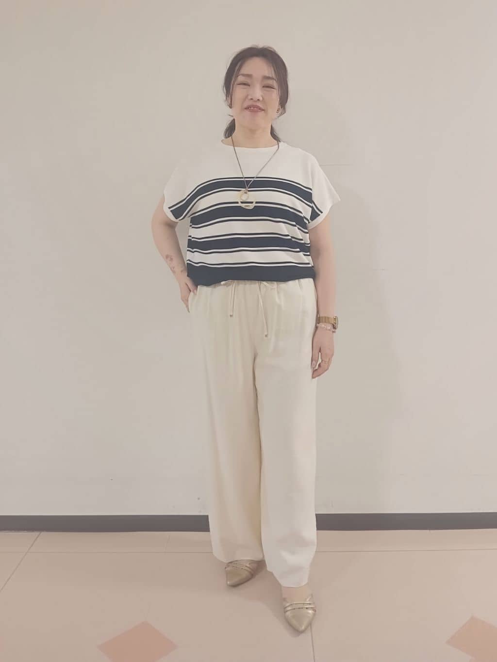 kaoさんの「INDIVI｜◆【フリー調整】マーブル調樹脂ロングネックレス」を使ったコーディネート
