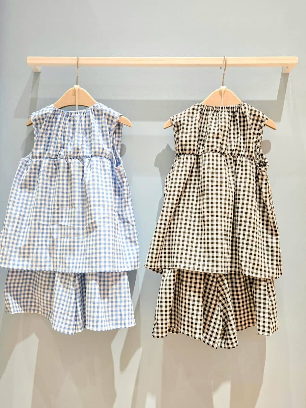 harumiruさんの「SHOO･LA･RUE｜◆【100-150cm】着るだけでコーデが決まる ギンガムチェックセットアップ」を使ったコーディネート