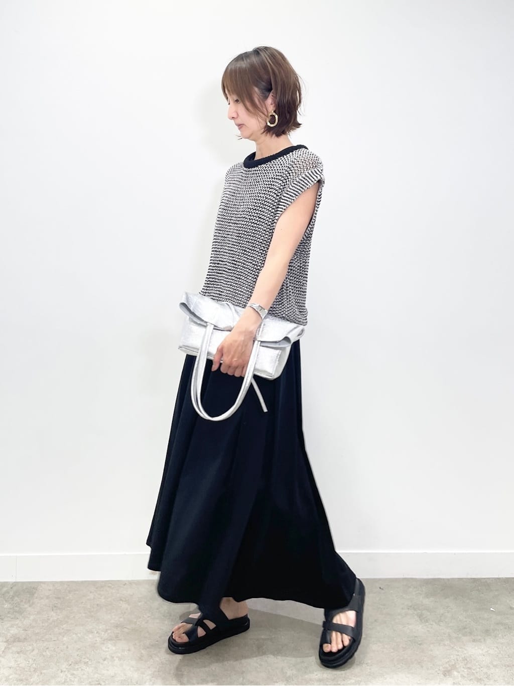 KAYOさんの「UNTITLED｜◆【Audrey and John Wad】クルーネックノースリーブフレアワンピース」を使ったコーディネート