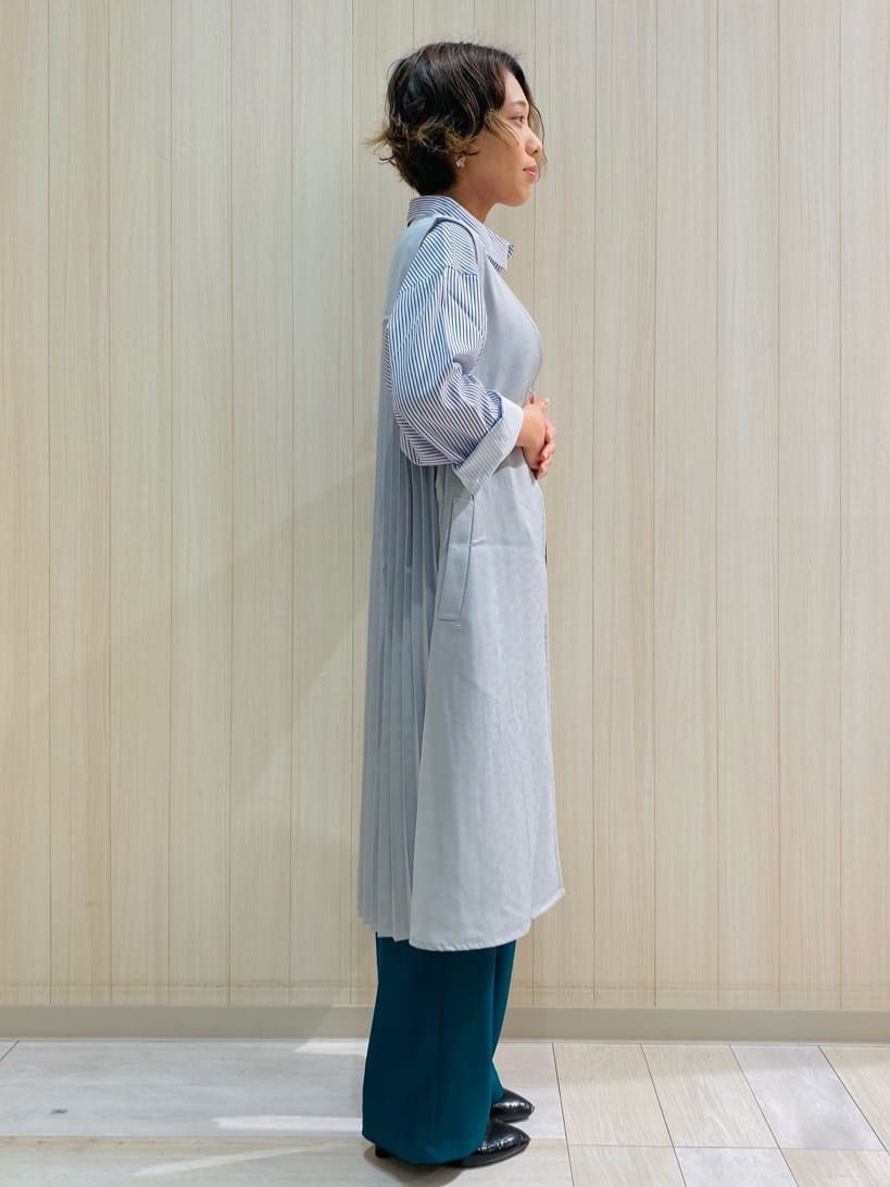 suzuさんの「SHOO･LA･RUE｜◆【ひんやり/UV/吸水速乾/洗濯後しわになりにくい】ラッシュガードにもなる ストライプ前開きシャツ」を使ったコーディネート