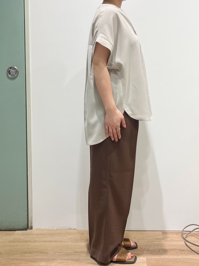chiakiさんの「OPAQUE.CLIP｜《7色展開／SS-LLサイズ》ストレッチスキッパーブラウス／セットアップ対応【洗濯機洗い可／防シワ】」を使ったコーディネート
