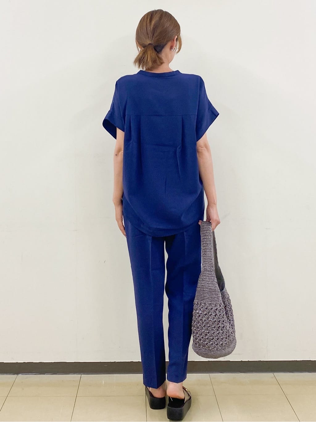 miさんの「index｜《7色展開／SS-LLサイズ》ストレッチスキッパーブラウス／セットアップ対応【洗濯機洗い可／防シワ】」を使ったコーディネート