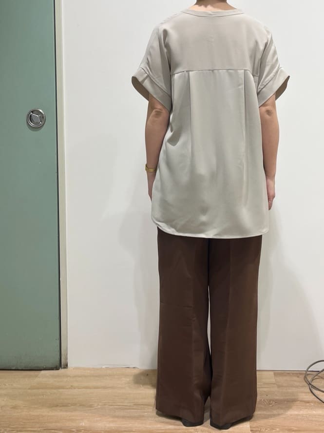 chiakiさんの「OPAQUE.CLIP｜《7色展開／SS-LLサイズ》ストレッチスキッパーブラウス／セットアップ対応【洗濯機洗い可／防シワ】」を使ったコーディネート
